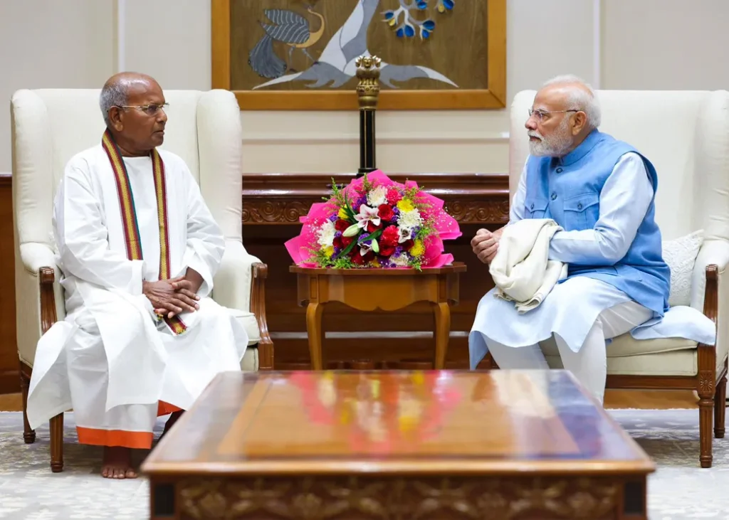 Sadguru Swatantra Dev Ji Maharaj meeting PM Modi